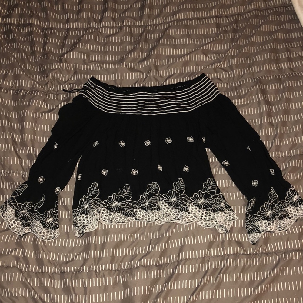 Cute flowery crop top barely worn